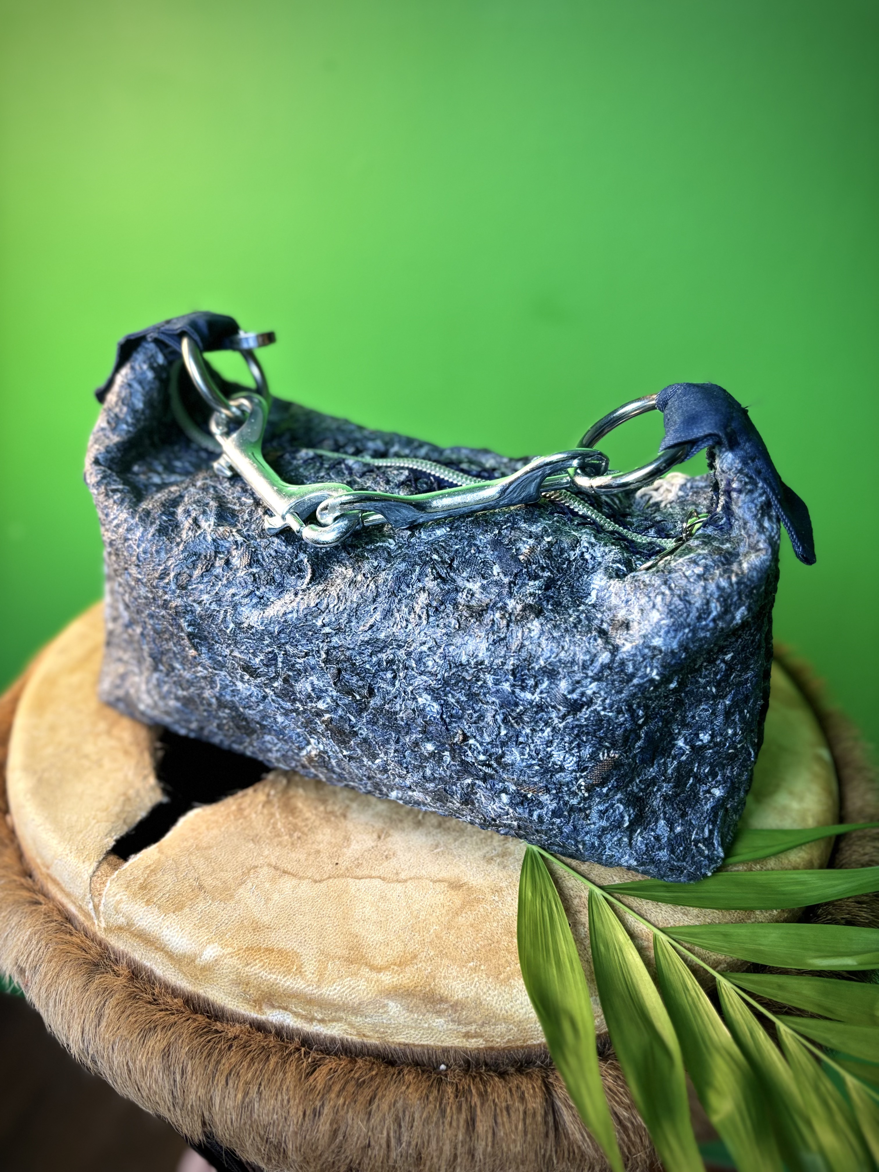 Object N°01 — algae-bonded vessel